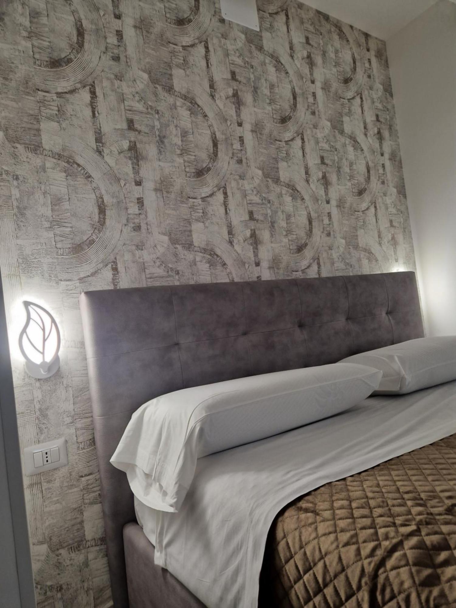 Eden Hotel Lamezia Terme Bagian luar foto