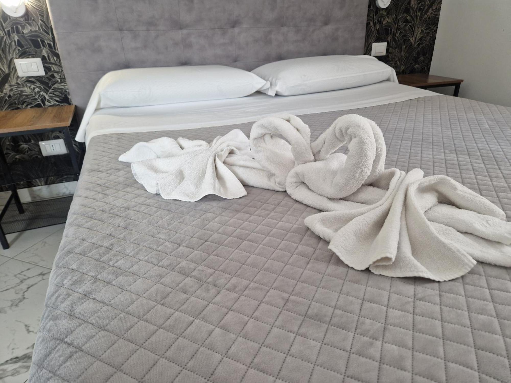 Eden Hotel Lamezia Terme Bagian luar foto